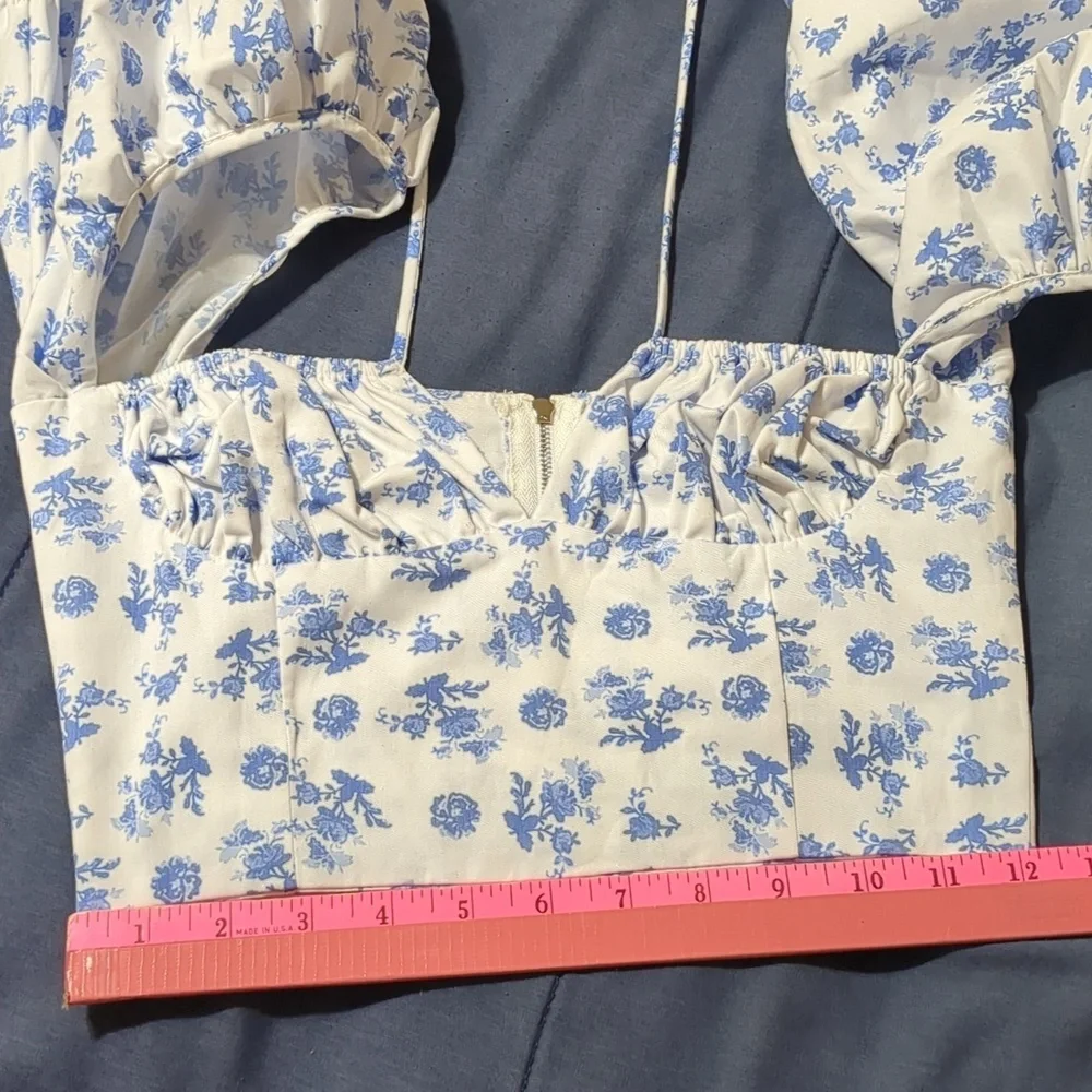 Goodnight Macaroon Floral White And Blue Long Sleeve Crop Top Size Small - Picture 10 of 14